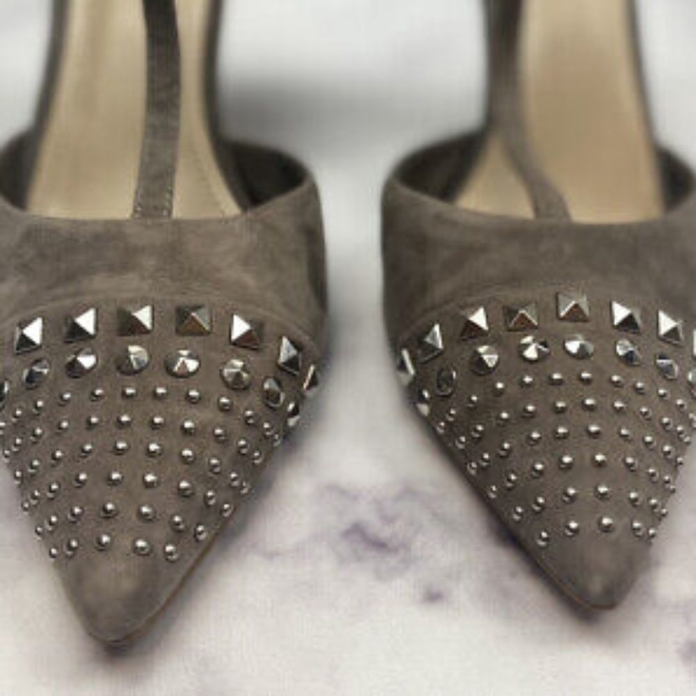 ☆☆Final Price☆☆ BCBGeneration Gray Suede Ankle Strap Heels Size 10M - Picture 10 of 10